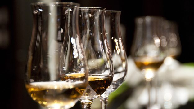 wine-glasses-1246240_1920